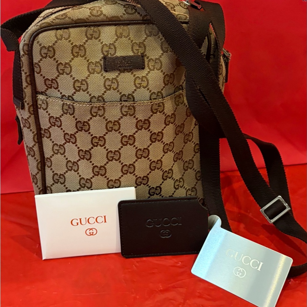 AUTHENTIC GUCCI GG Monogram Coated canvas Beige/Brown Messenger Bag
EUC!! LOVED - Picture 5 of 16